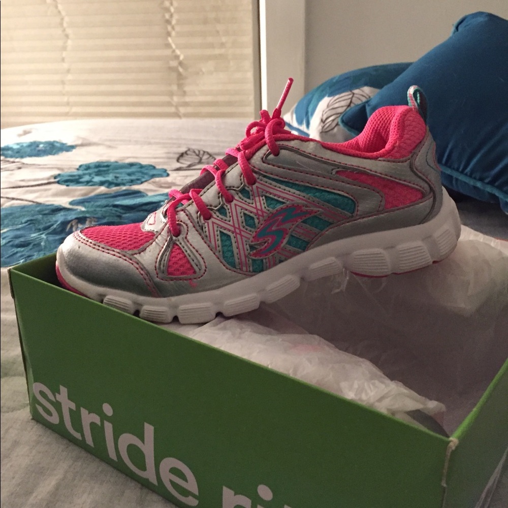 girls brand new stride rite sneakers